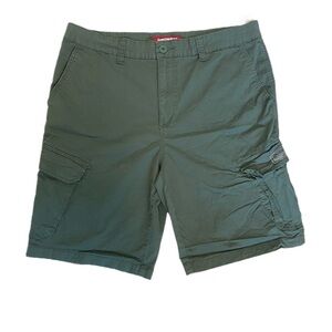 Union Bay Men’s Olive Green Pocketed Casual Cargo Shorts 98% Cotton Sz 38